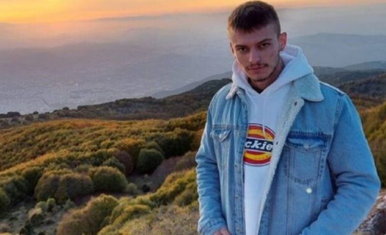 TRAGJIKE/ Po udhëtonte me motor, përplaset për vdekje 22-vjeçari shqiptar në Greqi