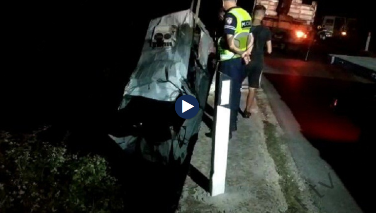 AKSIDENTI TRAGJIK ME 5 VIKTIMA/ Momenti kur furgoni nxirret nga gremina (VIDEO)
