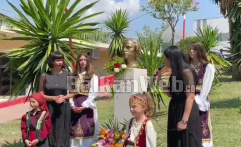BIJË E DELVINËS/ Aktorja Hajrie Rondo “rikthehet” në vendlindjen e saj në bronz