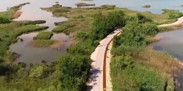 NJË TJETER ATRAKSION TURISTIK/ Rama publikon PAMJET mahnitëse nga LAGUNA Kune-Vain