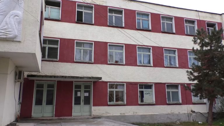 NIS HETIMI PËR MJEKEN E MATERNITETIT TË POGRADECIT/ Policia: Dyshohet se neglizhoi trajtimin e një foshnje që…