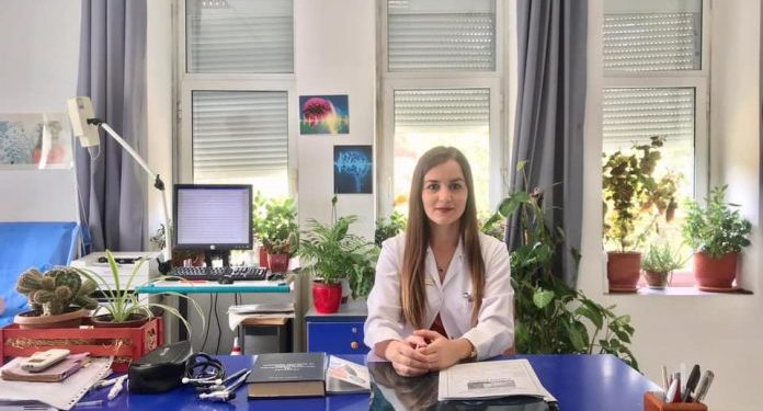 NXJERR SHIFRAT/ Manastirliu: 78 mjekë të rinj specialistë janë punësuar gjatë këtij viti në spitalet universitare, rajonale dhe bashkiake