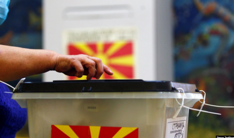 KRYETARI I KUVENDIT DEKRETON DATËN/ Zgjedhjet lokale në Maqedoninë e Veriut do të mbahen më 17 tetor