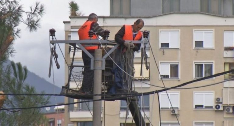 PUNIMET PËR MIRËMBAJTJEN E KABINAVE/ OSHEE: Këto zona të Tiranës sot do të mbeten pa energji elektrike