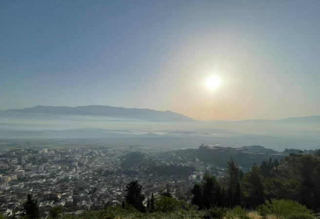 “DIELLI LIND PËRSËRI NË GJIROKASTËR”/ Peleshi: Vatrat janë eliminuar. Kërkojmë bashkëpunim për…