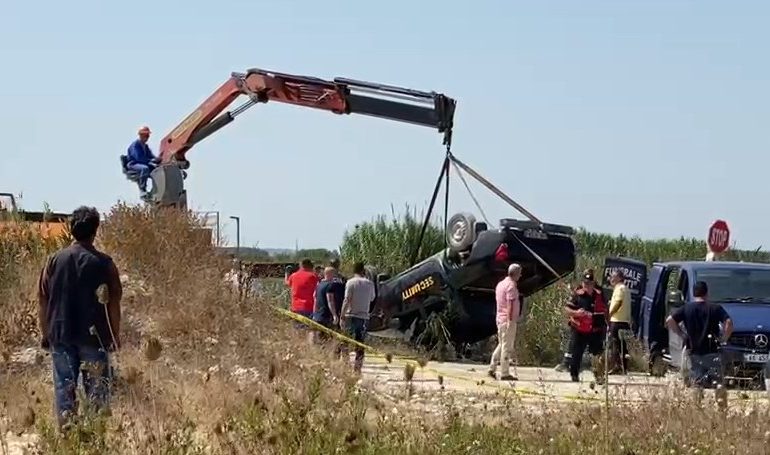 AKSIDENTI NË MARINZË/ Policia jep detajet: Dy persona të mbytur në makinë