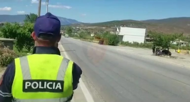 SHOFERËT ABUZOJNË…/ Nga 127km/h deri në 163 km/h, automjetet “fluturojnë” në akset rrugore, ja çfarë thotë POLICIA