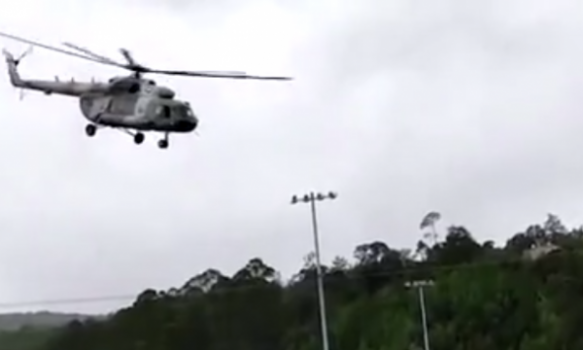 PUBLIKOHEN PAMJET/ Momenti i rrëzimit të helikopterit ku po udhëtonte ministri i Brendshëm në Meksikë (VIDEO)