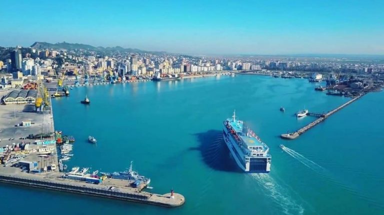 POLICIA AKSION NË PORTIN E DURRËSIT/ Sekuestrohen mbi 10 kg kokainë në një makinë, po dilte nga Shqipëria