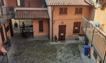 "VRAVA NËNËN..."/ Tronditëse! 15-vjeçarja italiane vret të ëmën me thikë, arsyeja do t’ju çudisë