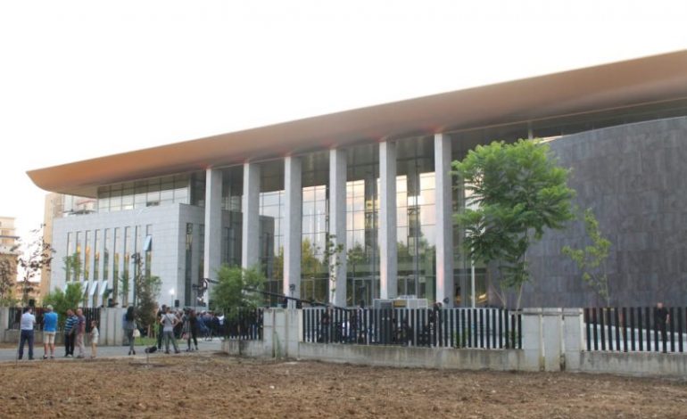 ULTIMATUMI/ Shkolla e Magjistraturës: Nëse doni të jeni pjesë e auditoreve në Tetor, bëni vaksinën