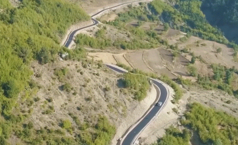 NIS PELIGRINAZHI NË MALIN E TOMORRIT/ Rama nxjerr pamjet e rrugës së re për të uruar fundjavë të mbarë