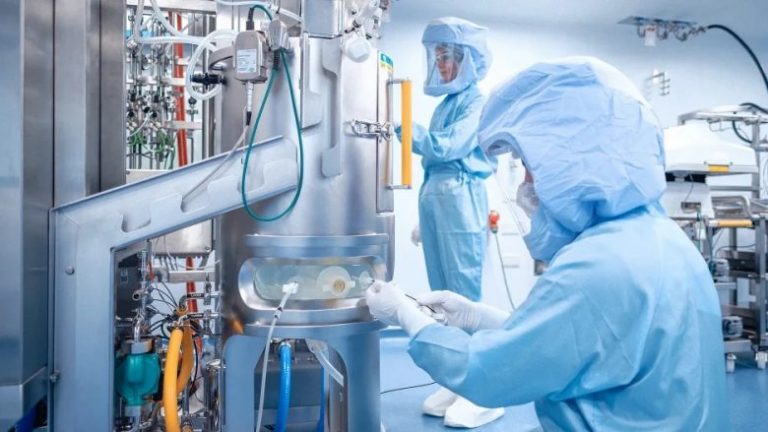 COVID-19/ Si ia dolën Pfizer/BioNTech të krijojnë vaksinë kundër variantit Delta brenda disa javësh