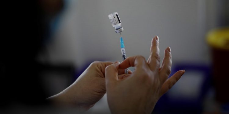 VAKSINIMI/ Të dhënat izraelite: Doza e tretë ul rrezikun e infektimit me koronavirus