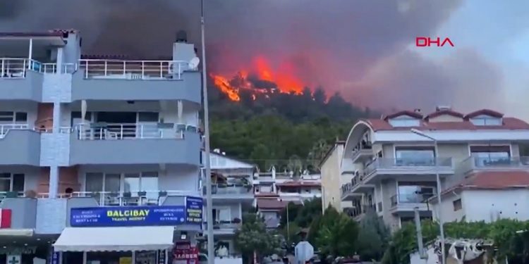 VATRAT E FLAKËVE NË TURQI/ Erdogan akuzon rëndë: Zjarret i ndezën terroristët