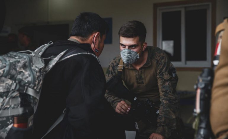 JETA E SHUMË AFGANËVE NË RREZIK/ Ambasada e SHBA në Kabul: Nuk mund të sigurojmë kalim të sigurt në aeroport