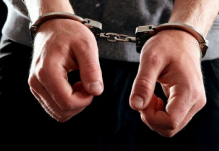 VODHI NJË LOKAL NË LUSHNJE DHE KUNDËRSHTOI POLICINË/ Arrestohet hajduti (EMRI)