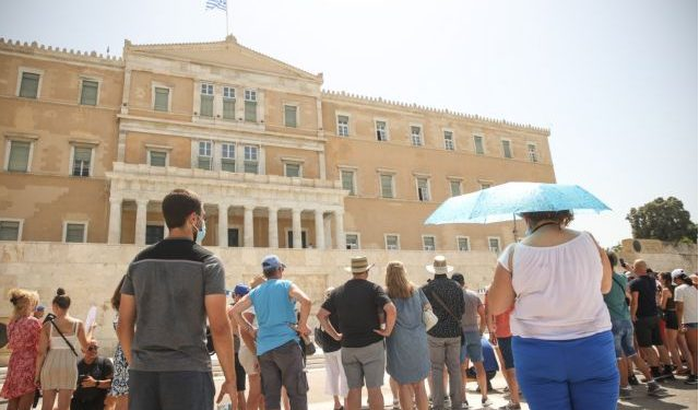 VALA E TË NXEHTIT AFRIKAN NË GREQI/ Temperaturat deri në 45 gradë. Ja kur pritet “kthesa”