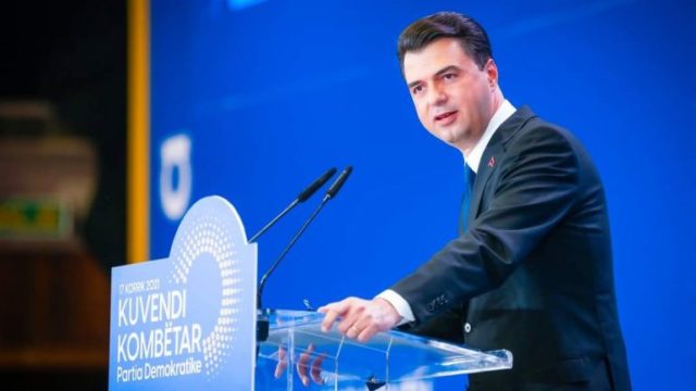 “KE MARRË PENG PD”/ Demokratët “masakrojnë” Bashën: Je një pazarxhi, po mban Ramën në pushtet