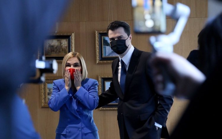 SHUHET KOALICIONI PD-LSI? Basha “divorcohet” nga Kryemadhi, mban të gjitha…