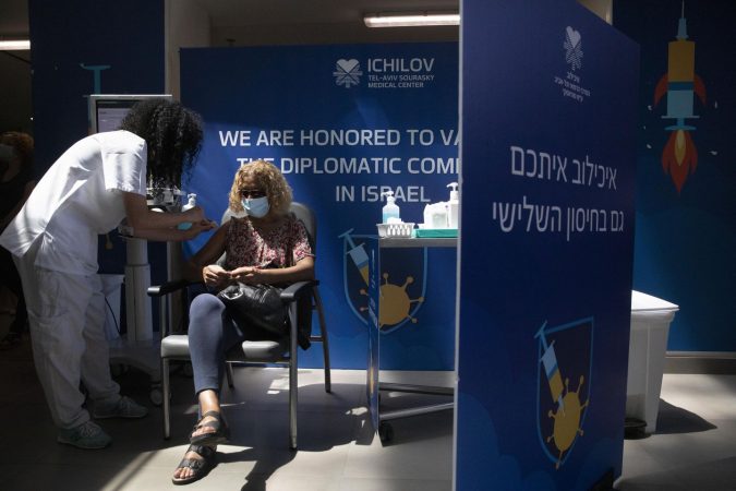 KORONAVIRUSI/ Izraeli regjistron 4 mijë raste të reja, diskutohet për masa kufizuese