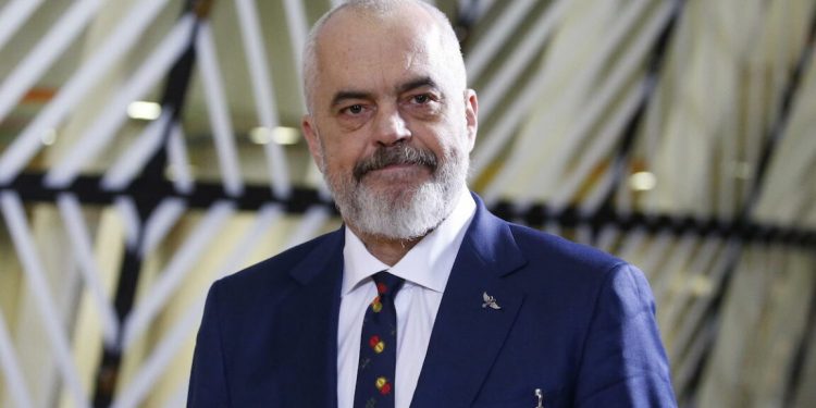 “PAQJA NUK FITOHET ME MJETET E LUFTËS”/ Rama: Sqarim për ata në Kosovë që e kanë gjetur tradhtarin tek unë