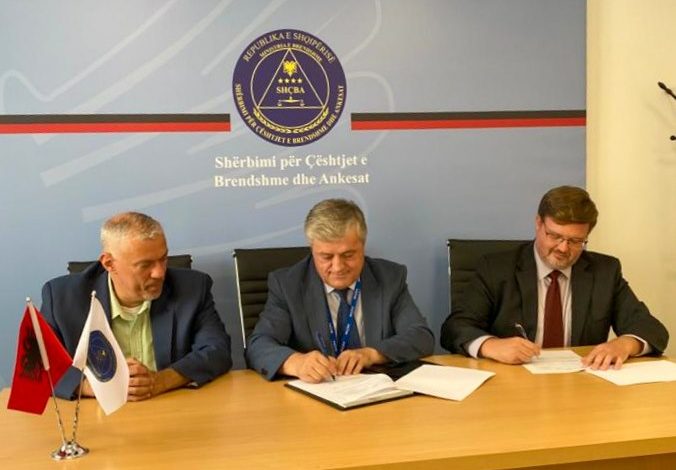 MESAZHI/ Ambasada e SHBA: Mbështesim punën e SHÇBA për të siguruar integritetin dhe llogaridhënien e ligjit shqiptar