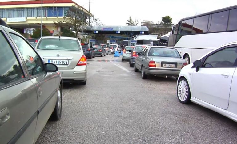FLUKS NË KAKAVIJË/ Emigrantët rikthehen në Greqi pas pushimeve