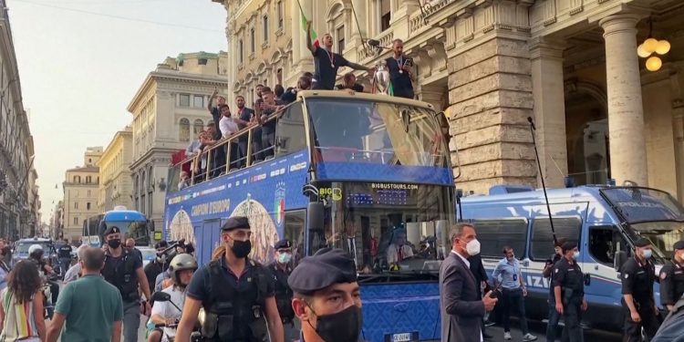 RAPORTI I TË INFEKTUARVE NË ITALI/ Rritet numri pas festimeve për fitoren në “Euro 2020”