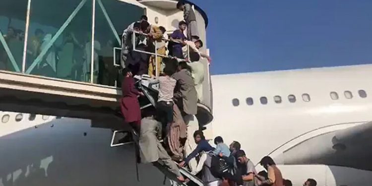 “EVAKUIMET MBYLLEN MË HERËT”/ Shtëpia e Bardhë: Tërheqja nga Afganistani përfundon më 31 gusht. Do t’u japim mundësi…