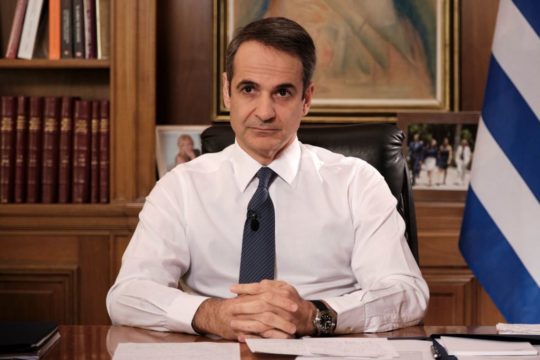 “KEMI BËRË ÇFARË KA QENË E MUNDUR”/ Kryeministri grek kërkon falje për situatën me zjarret