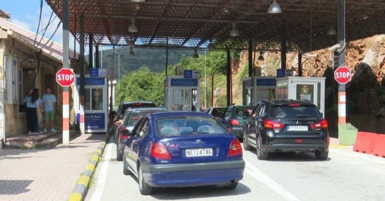 FESTA E SHËN MËRISË/ Pritet fluks mjetesh në pikat kufitare Greqi-Shqipëri, ja çfarë raportojnë mediat helene