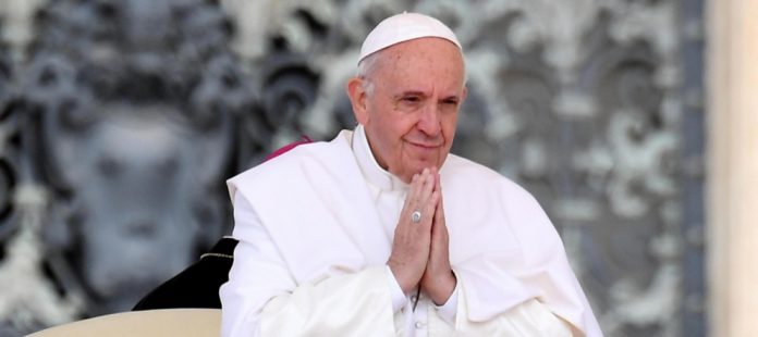 NJË MUAJ PAS OPERACIONIT/ Rrëfehet Papa Françesku: Një infermiere më shpëtoi jetën