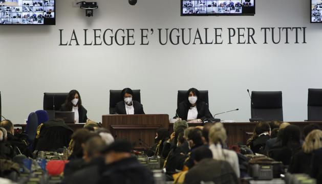INVESTIGIMI/ Brenda “Ndrangheta-s”, si e lëviz kokainën nëpër Evropë një nga klanet e mafies kalabreze. Roli i Eldi Dizdarit