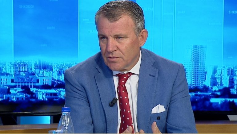 “SHQIPËRIA, PËRFITIME NGA AFGANËT”/ Arben Malaj: Janë pasuri akademike, jo spiunë… por bashkëpunëtorë të SHBA-NATO