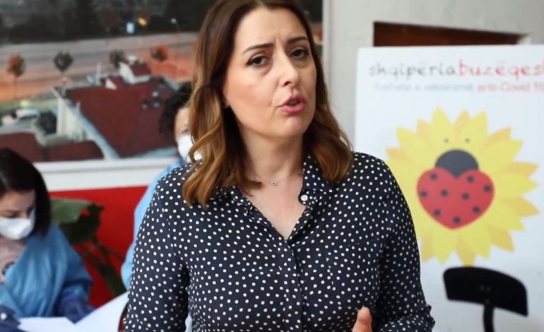 SITUATA E COVID-19/ Nis sot muaji i hapur i vaksinimit masiv për grupmoshën mbi 18-vjeç