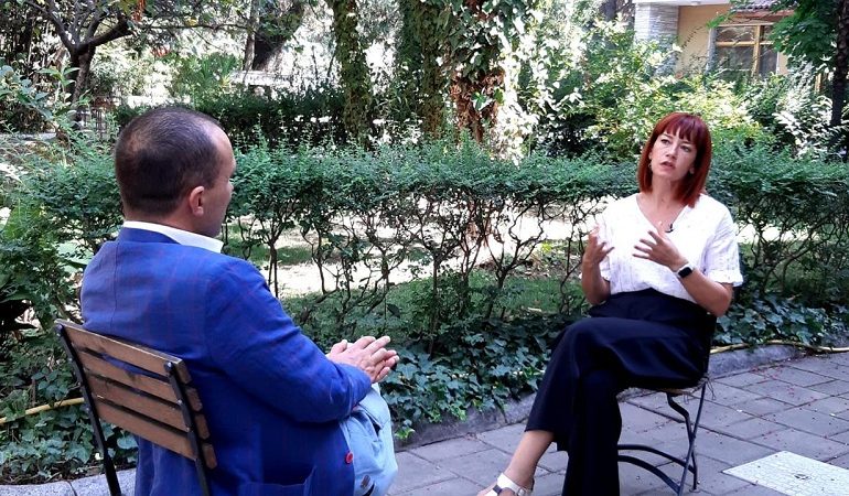 “MOS KINI FRIKË”/ Shqiptarja rrëfen periudhën e kaluar në Afganistan: Nuk vjen asnjë e keqe prej tyre