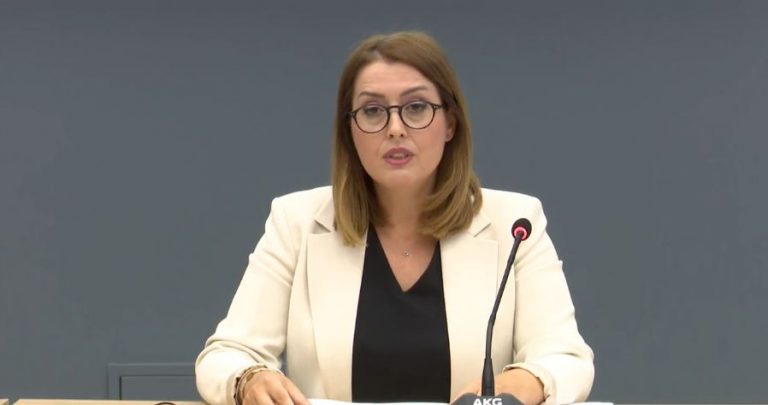“VARIANTI DELTA PO PËRHAPET ME SHPEJTËSI”/ Manastirliu: Tek Infektivi rreth 100 të shtruar, kush nuk është vaksinuar…