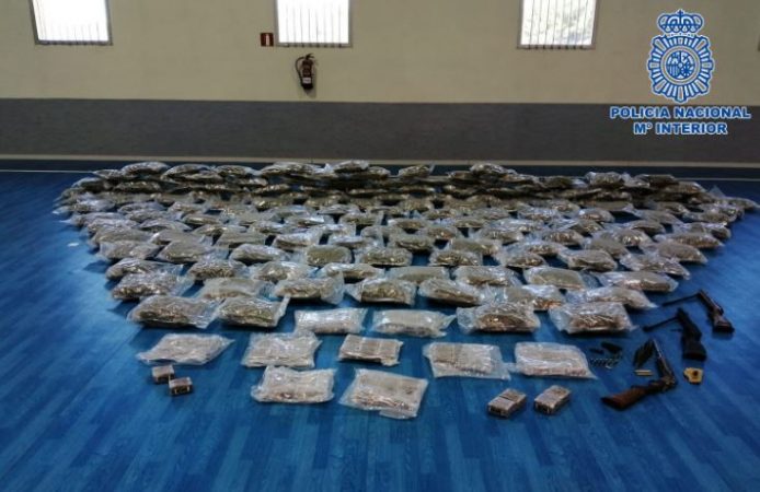 TRAFIKONIN LËNDË NARKOTIKE NË EUROPË/ Policia spanjolle godet grupin kriminal, në pranga katër persona
