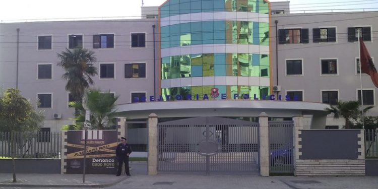 AKSIDENTOI TË MITURËN/ Arrestohet një person në Durrës, në pranga dhe dy të tjerë