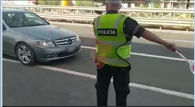 ME SHPEJTËSI SKËTERRË/ 11 shoferë të arrestuar në 24 orët e fundit, ndëshkime me heqje patentash dhe gjoba