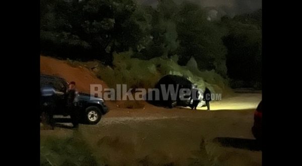 VRASJA NË MALËSINË E MADHE/ Makina e devijuar nga rruga, ja automjeti ku iu bë atentat ish-policit (FOTO)