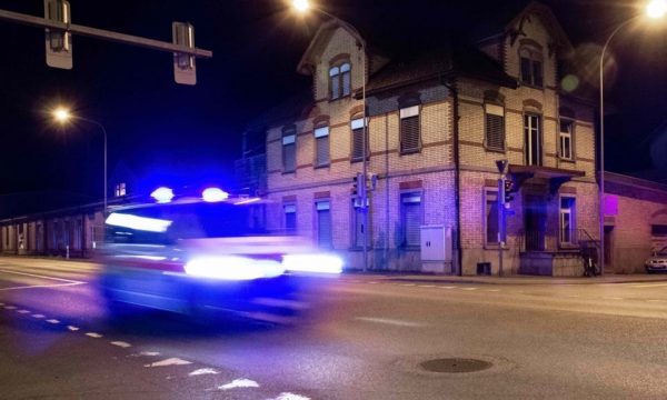 TË SHTËNA ME ARMË MES SHQIPTARËVE NË ZVICËR/ Plagoset 46-vjeçari bashkë me gruan e tij 43-vjeçare