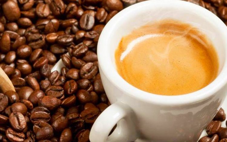 VËMENDJE/ Njihuni me 4 pijet më të shëndetshme që duhet të pini çdo ditë për zemrën