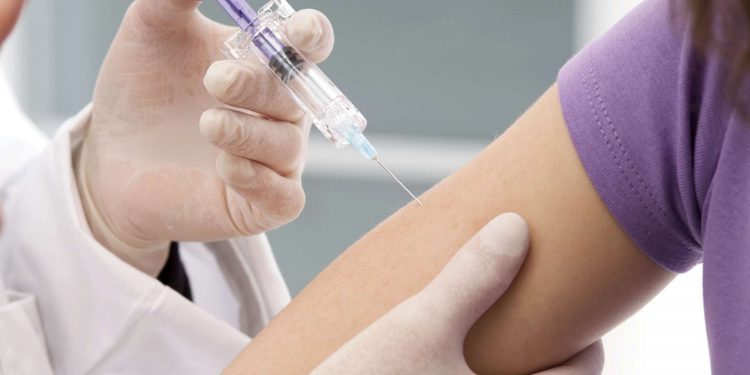 STUDIMI/ Personat e pavaksinuar janë 29 herë më të rrezikuar të infektohen me Covid-19