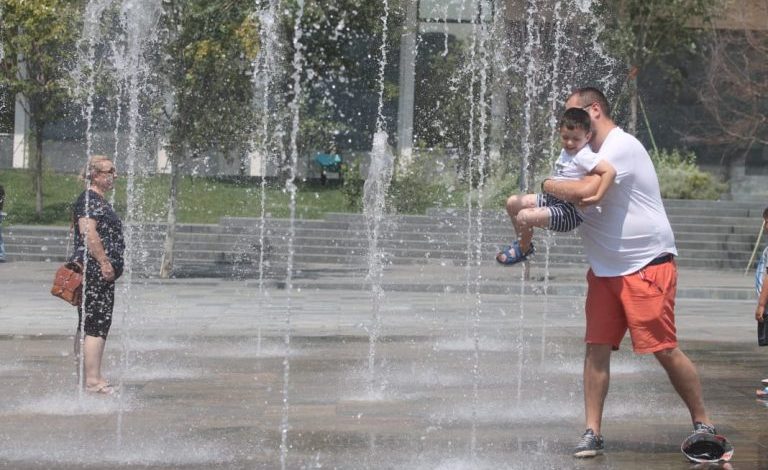 I NXEHTI AFRIKAN/ Temperatura deri në 41 gradë në Berat e Elbasan, ja kur largohet