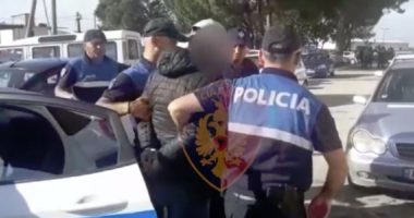 PLAGOSËN ME SENDE TË FORTA 30-VJEÇARIN/ Dy të arrestuar në Durrës