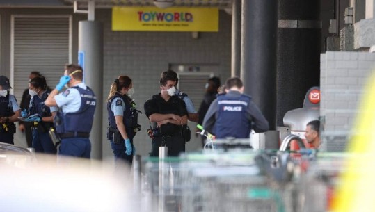 SULM TERRORIST NGA ISIS NË ZELANDËN E RE/ Ekstremisti futet brenda supermarketit dhe sulmon me thikë disa persona