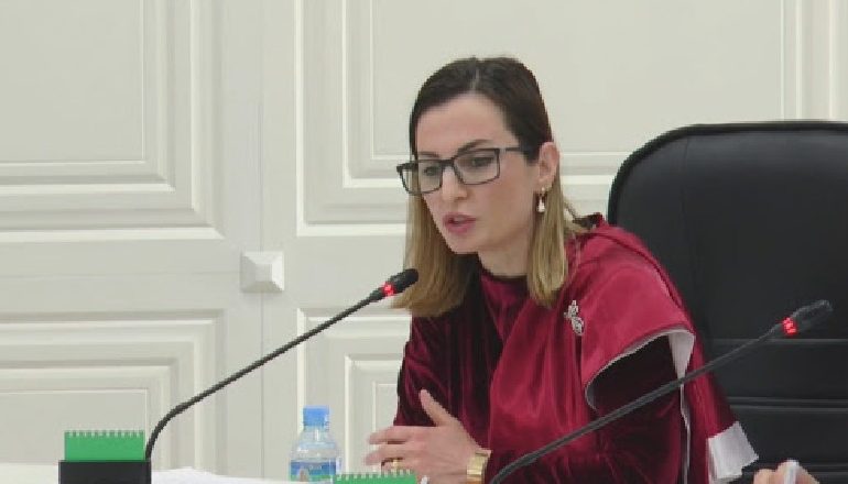 ÇFARË DO NDODHI ME BERISHËN? Ish ministrja e PD në KQZ: Ja pse të shpallurit non grata nga SHBA nuk futen në Parlament