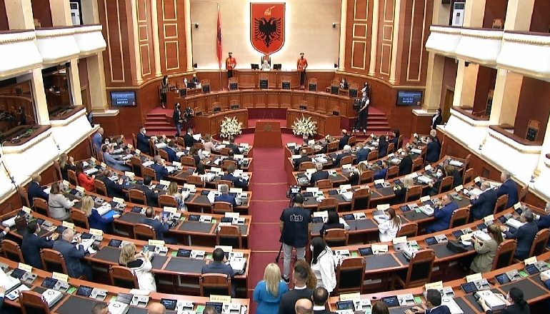 BETOHEN SOT/ Ja LISTA me 140 deputët e rinj të Kuvendit të Shqipërisë